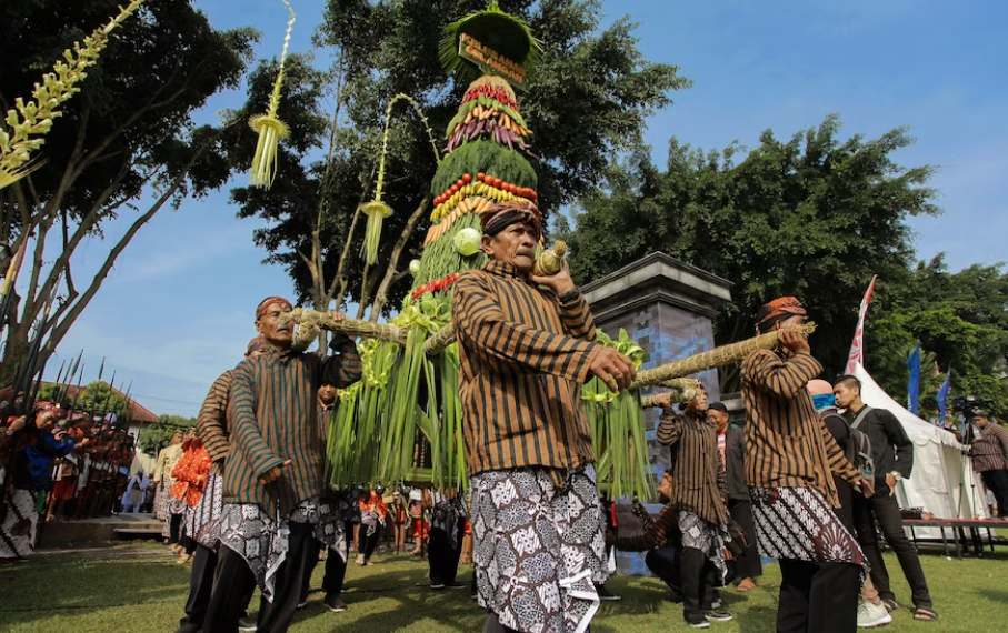 Dampak Industri Hiburan terhadap Budaya Populer