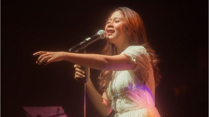 Nadin Amizah Alami Pelecehan